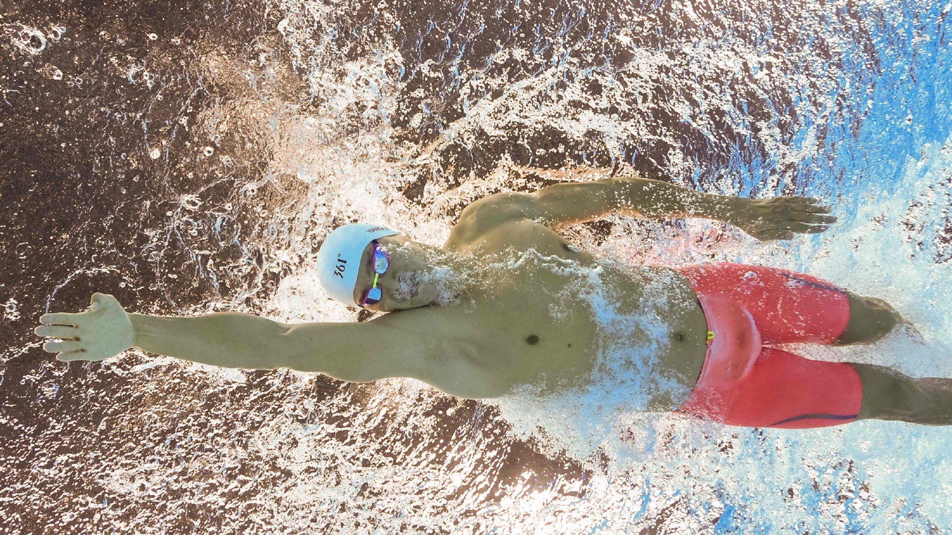 “胜利的喜悦”——夺冠车手的激情瞬间全集，胜利冠军歌曲